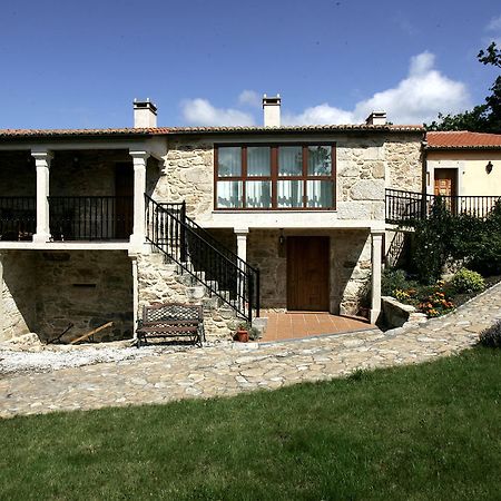 Casa Da Botica A Estrada Hostel Os Casares Ngoại thất bức ảnh