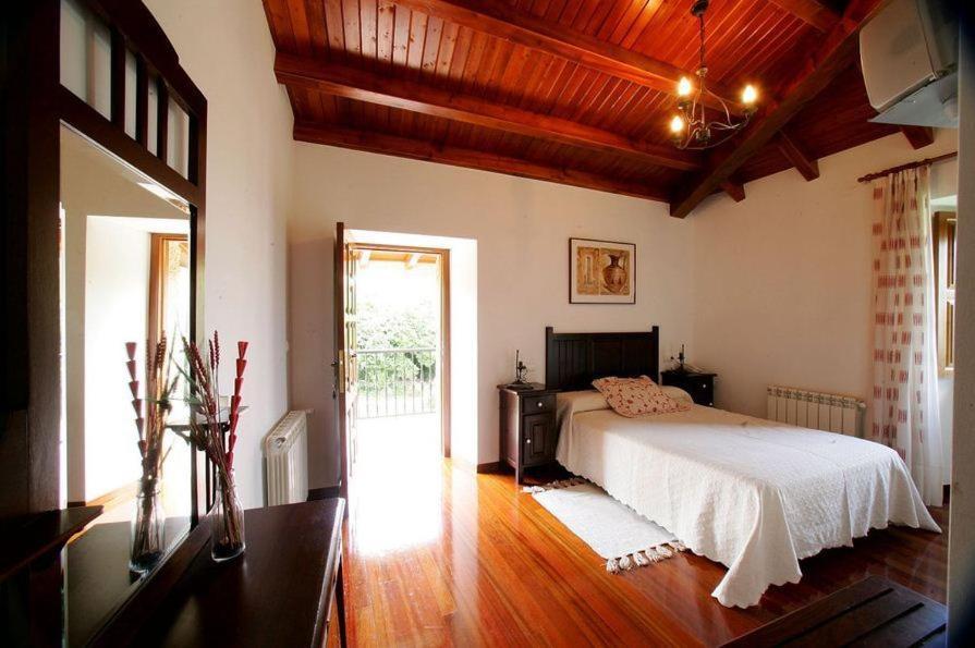 Casa Da Botica A Estrada Hostel Os Casares Phòng bức ảnh