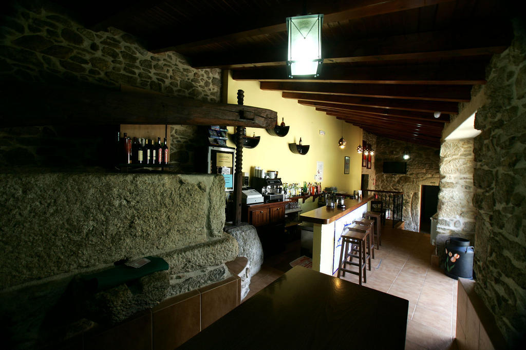 Casa Da Botica A Estrada Hostel Os Casares Ngoại thất bức ảnh