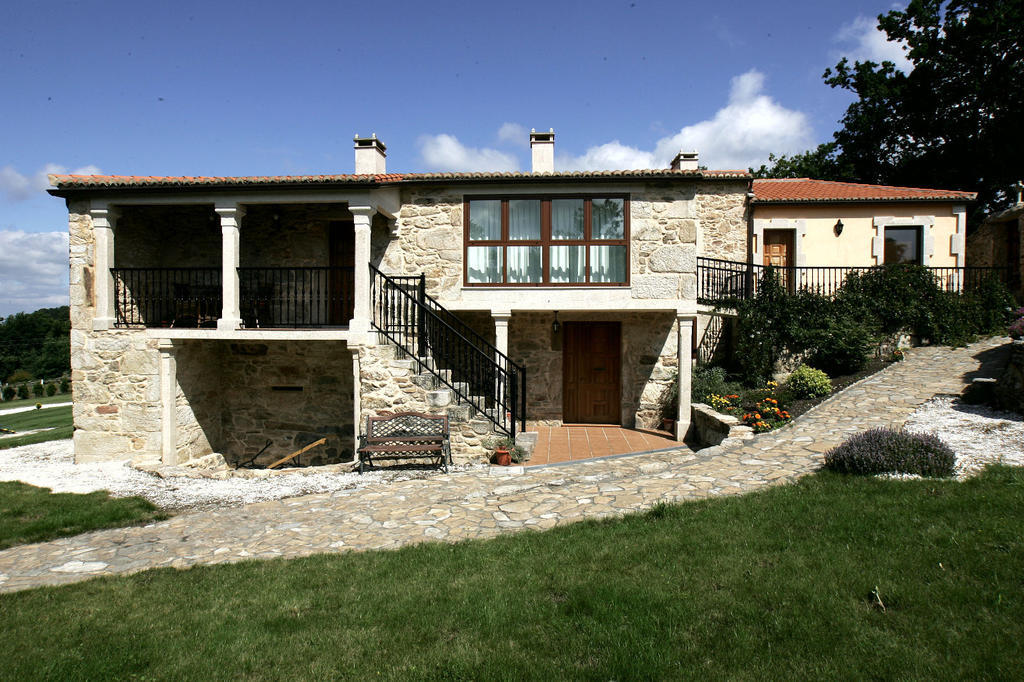 Casa Da Botica A Estrada Hostel Os Casares Ngoại thất bức ảnh