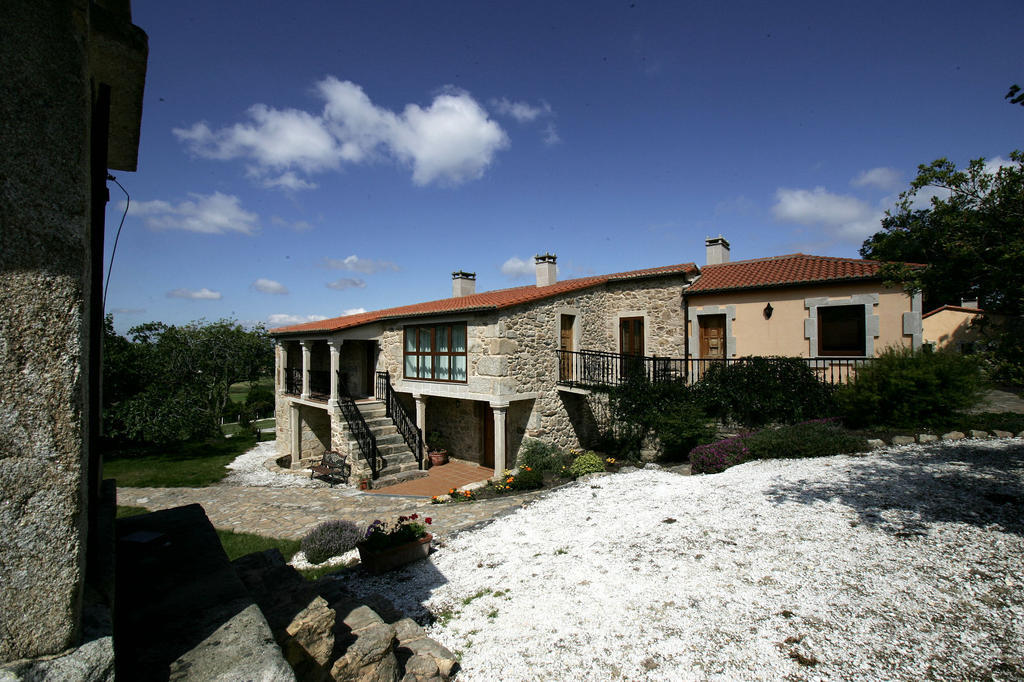 Casa Da Botica A Estrada Hostel Os Casares Ngoại thất bức ảnh